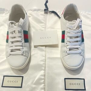 GUCCI ACE SNEAKER WITH BEE